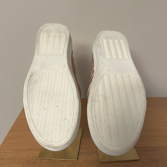 Women’s SO Pink Puff Quilted Slide on Shoes *size 8* - Picture 6 of 6